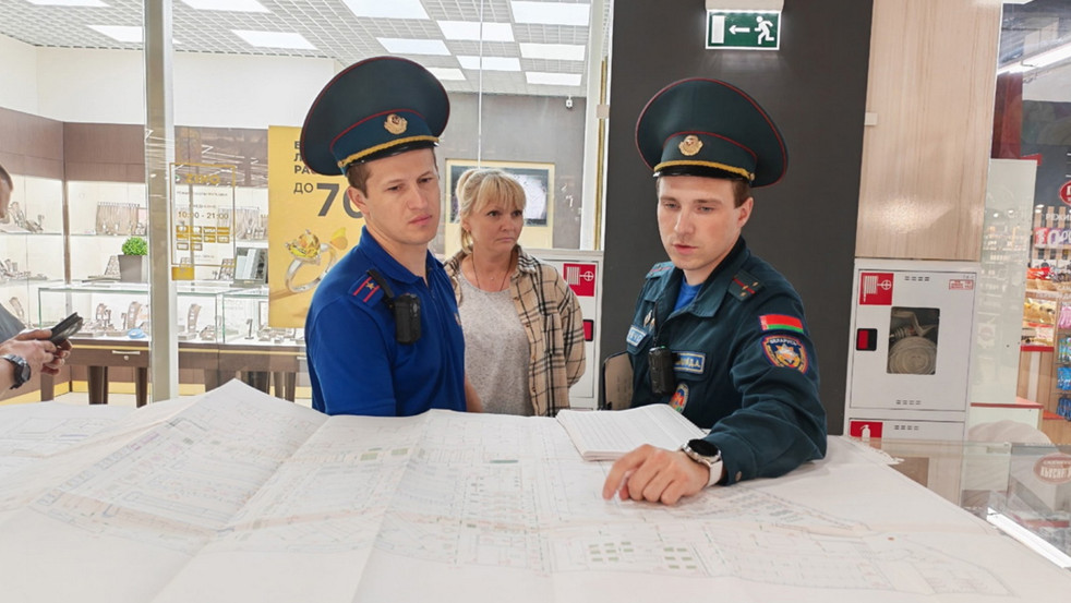 Спасатели провели профилактическое мероприятие в одном из торговых центров Могилёва