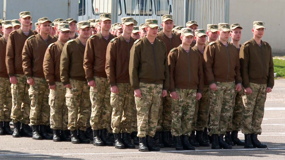 В войсковой части 6713 более 40 военнослужащих срочной службы уволили в запас